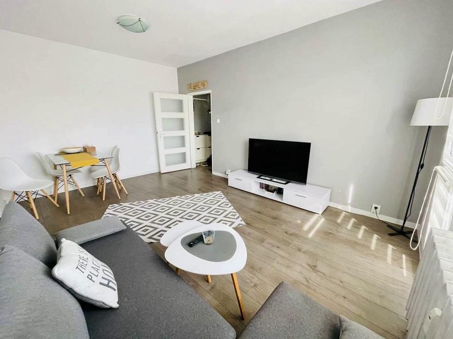 Дава се под наем Двустаен апартамент в София, Младост 1 - 49 кв.м за 611.49 € - Снимка #1