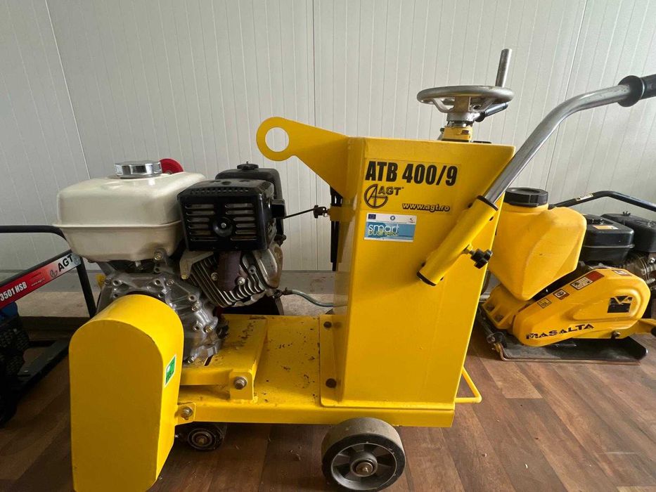 Echipamente inchiriat - placa compactoare - pavele, picamer electric, generator, taietor beton, rigla vibranta