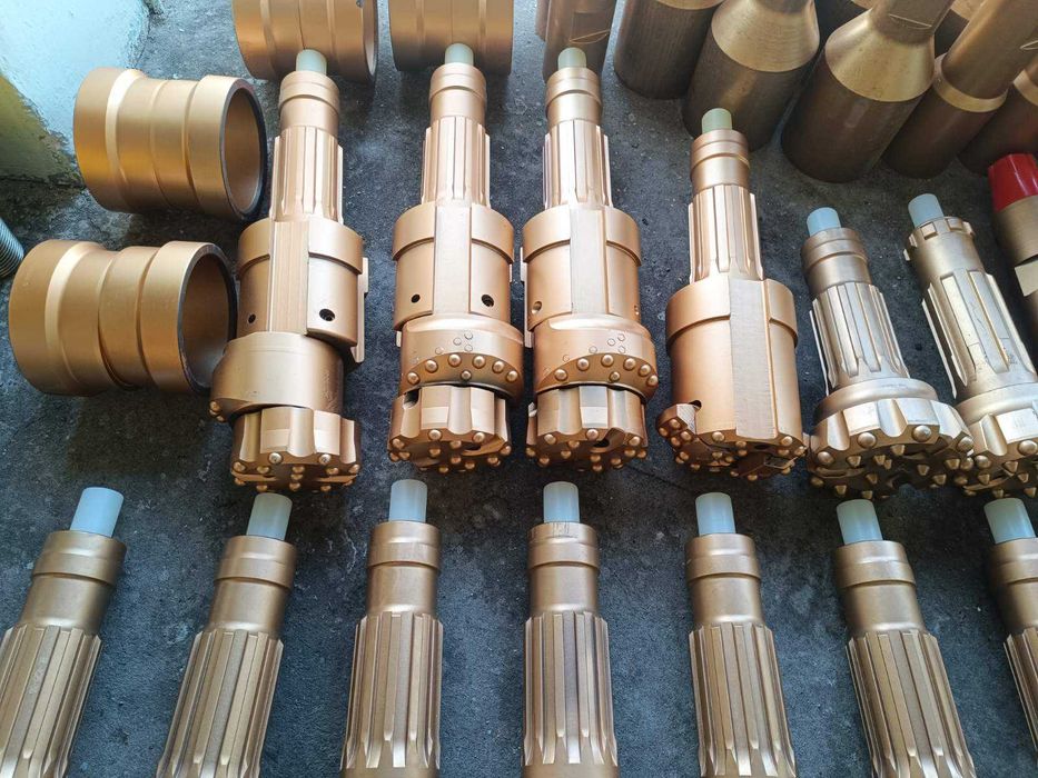 Сондажно оборудване-машина, корони,длета,щанги,лостове, пневмоудърници