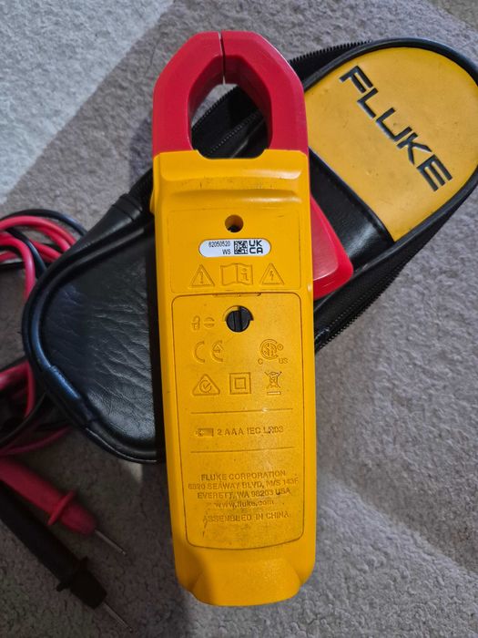 Професионални амперклещи Fluke 323 True RMS clamp meter