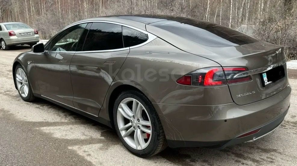 Tesla Model S P85D Тесла