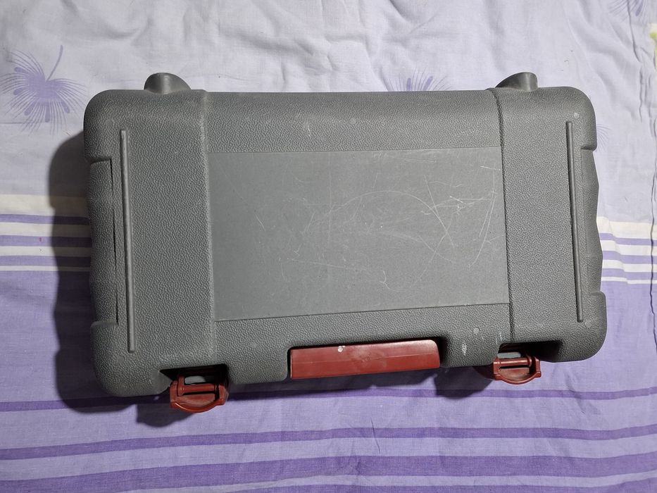 Кейс чемоданчик б/у от шлифмашинки