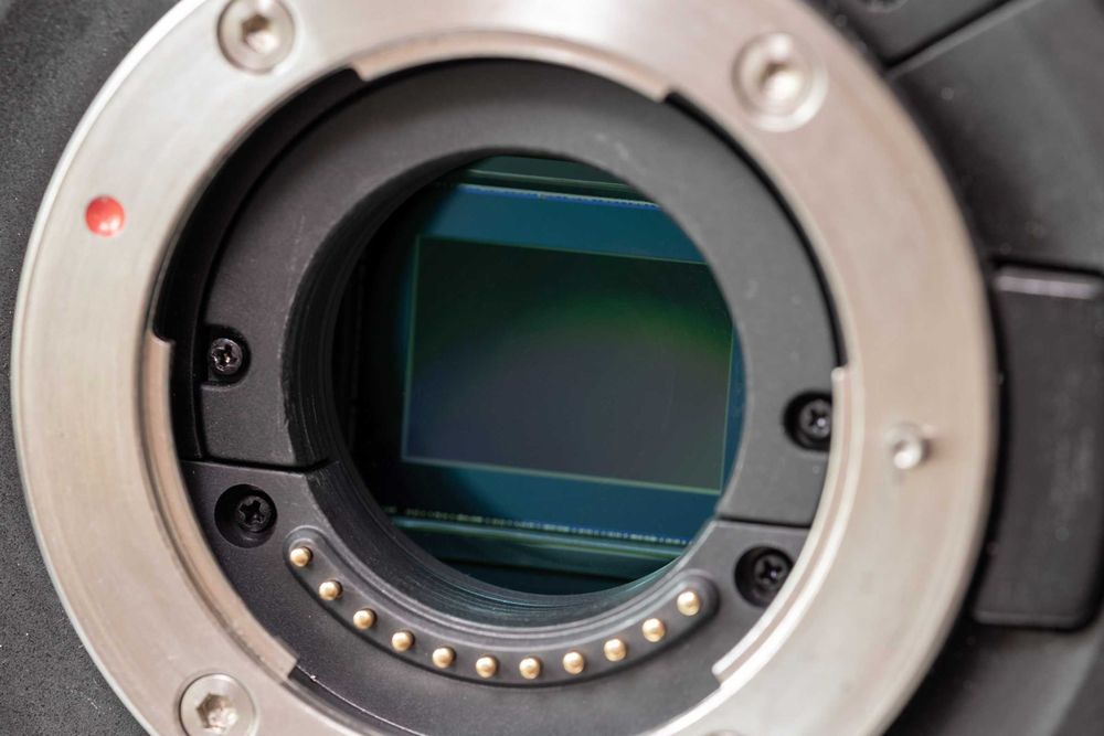Камера Blackmagic Pocket 4K - с клетка и плочка за батерии