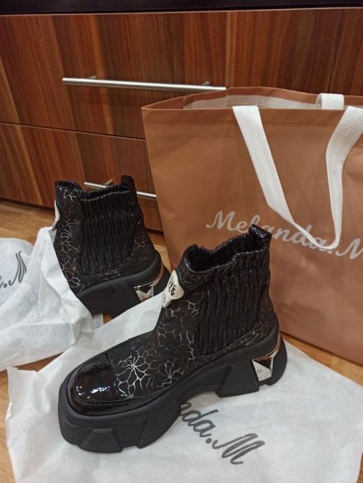 Дамски боти на Stillo