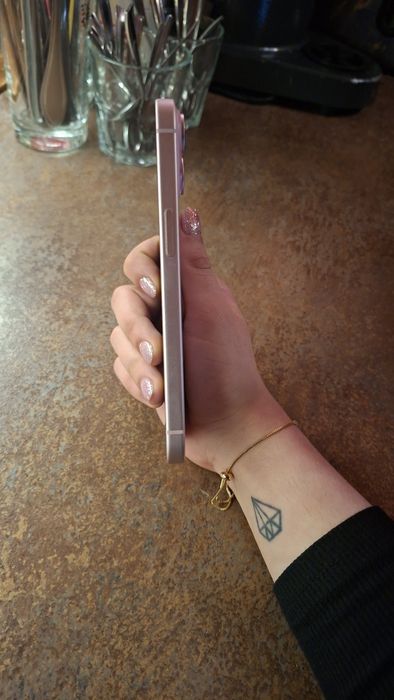 Iphone 15 pink de vanzare