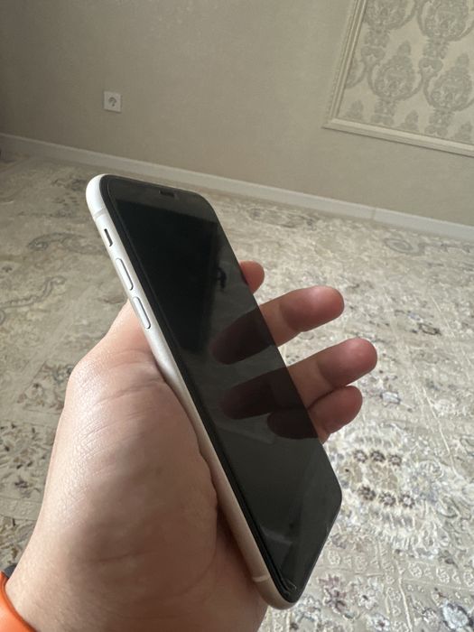 Продам iphone 11