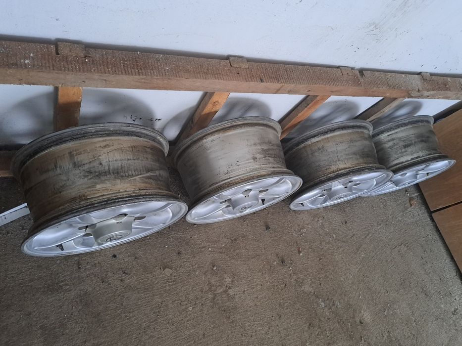 Продам диски на Лексус R16