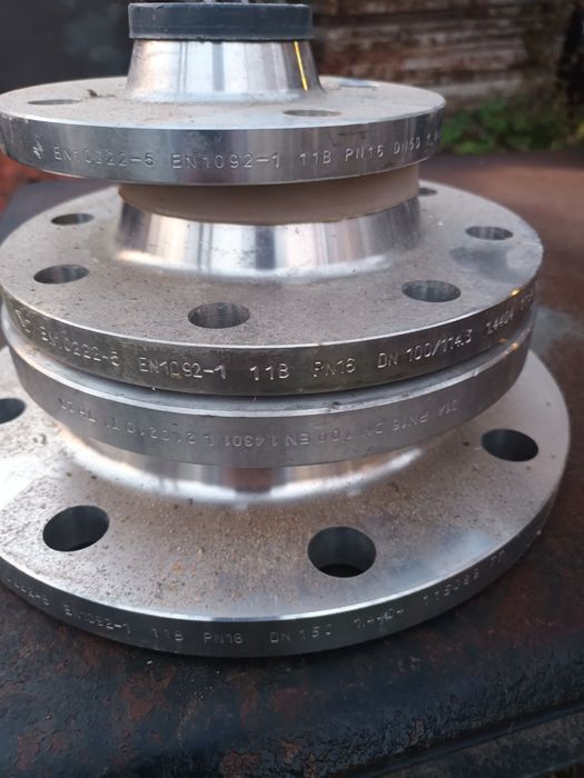 Стоманени фланци