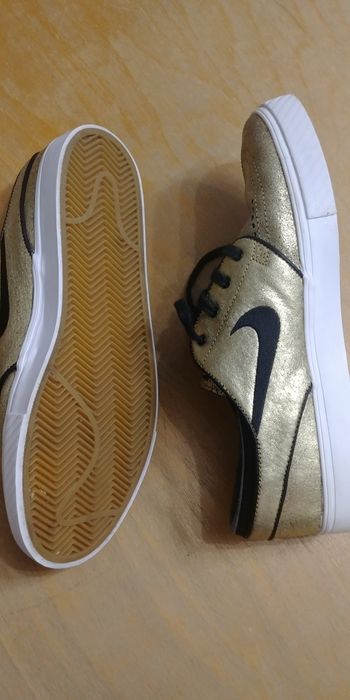 Маратонки Nike нови