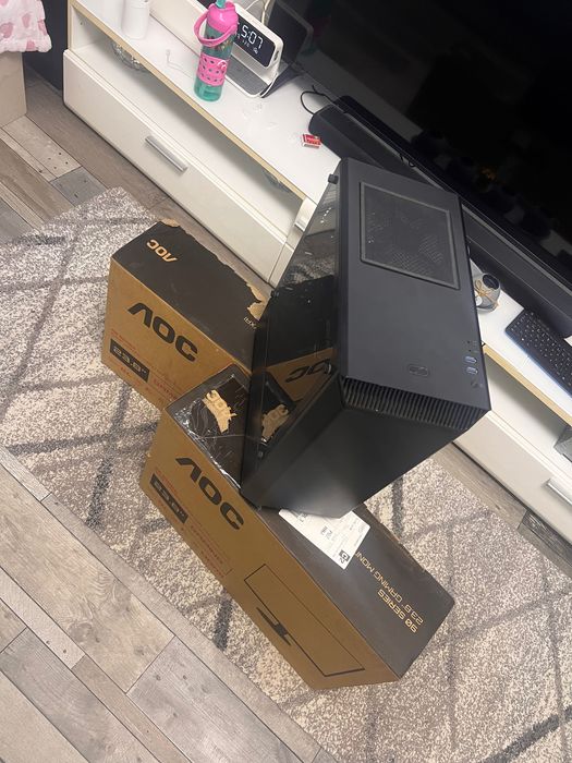 Gaming PC + 2 monitoare noi