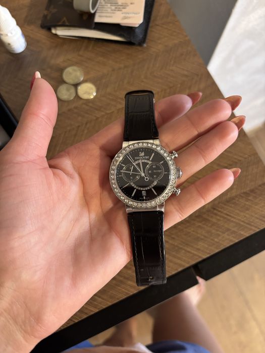 Часовник Swarovski