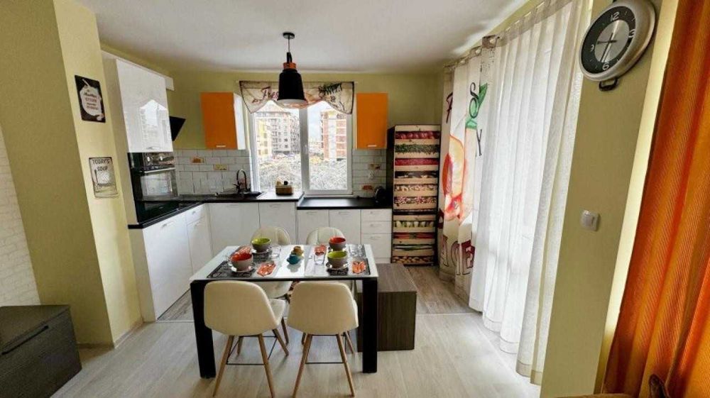 Продава се Двустаен апартамент в Пловдив, Център - 61 кв.м за 2296 €/кв.м - Снимка #2