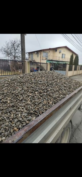 Nisip, pietriș, pamant negru