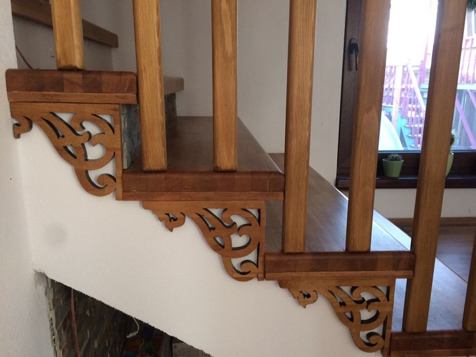 Coltare scari lemn cires.