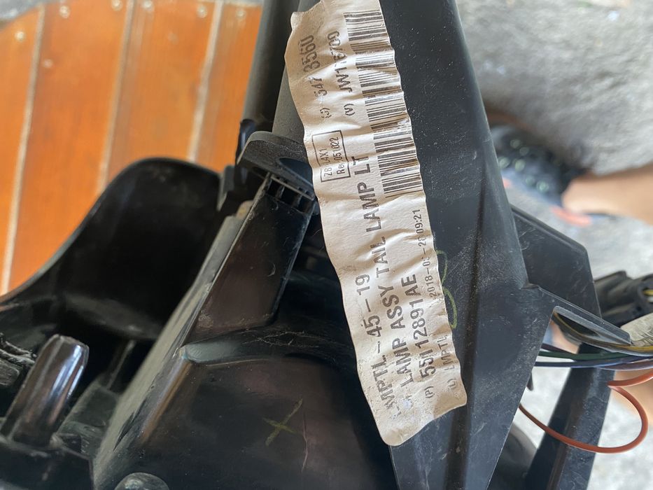 Заден ляв стоп Jeep Wrangler Gladiator