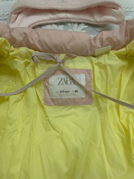 Продам детскую куртку Zara