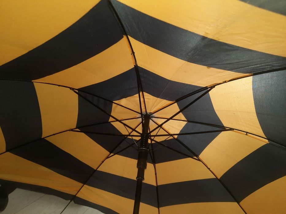 Зонт отдам А нам шок оладку