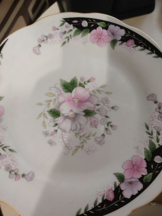 Посуда разная тарелки стаканы