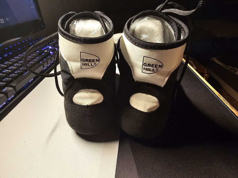 Продаю обувь для самбо