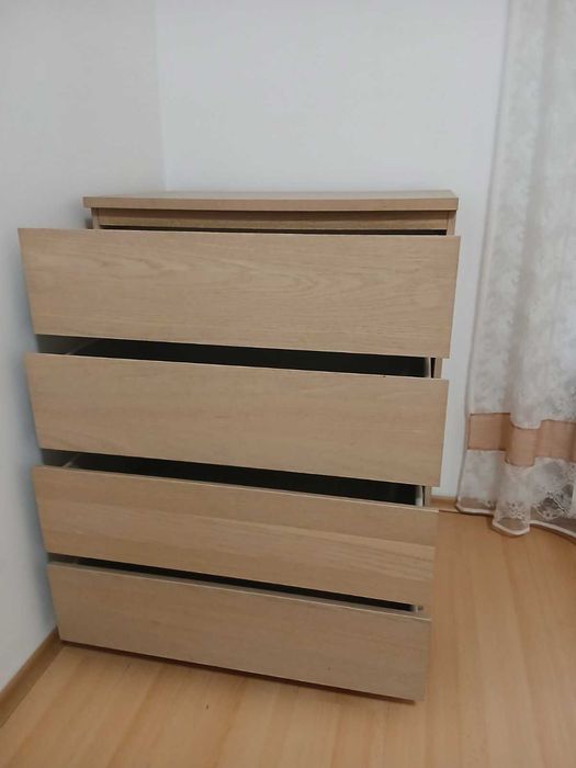 Шкаф с 4 дълбоки чекмеджета – здрав, без следи от употреба