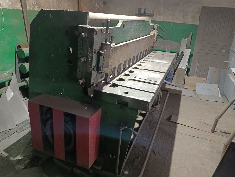 Гильотина механическая