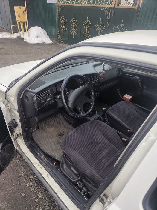 Продам гольф 93 год