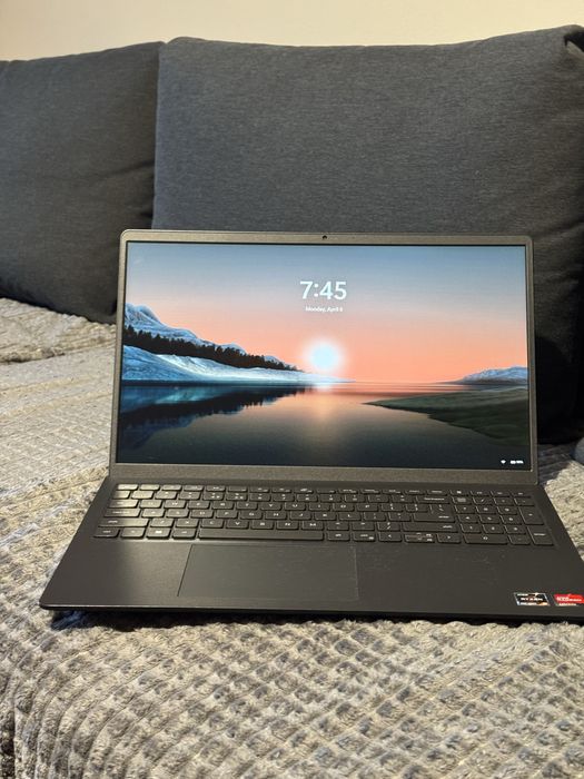 Laptop Dell Vostro 3520