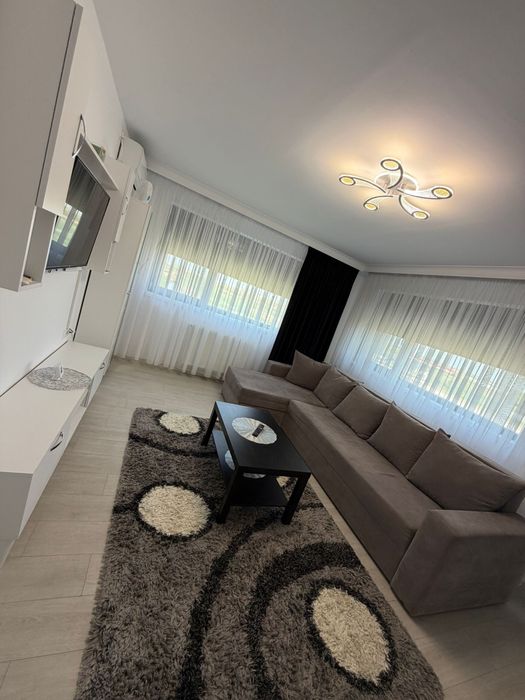 Inchiriez apartament 2 camere Hills Splai