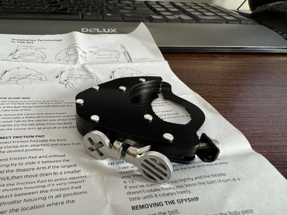 Blocator acceleratie motocicleta, cruise control