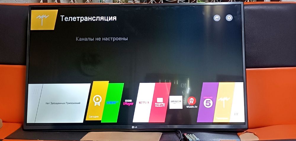 Продам телевизор смарт телевизор 42 дюйм