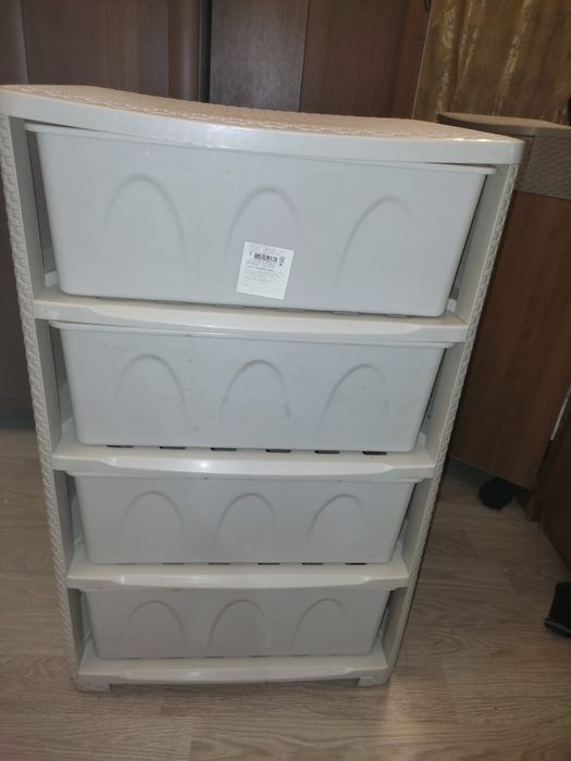 Комод из пластика