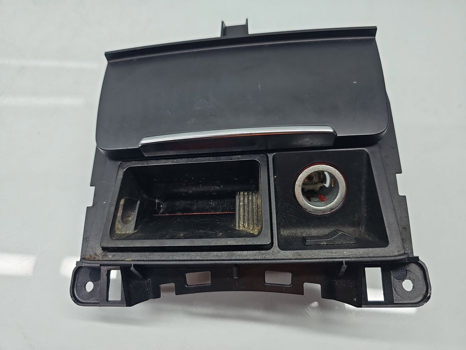 Scrumiera AUDI A4 (8K2, B8) [Fabr 2008-2015] 8K0857951C