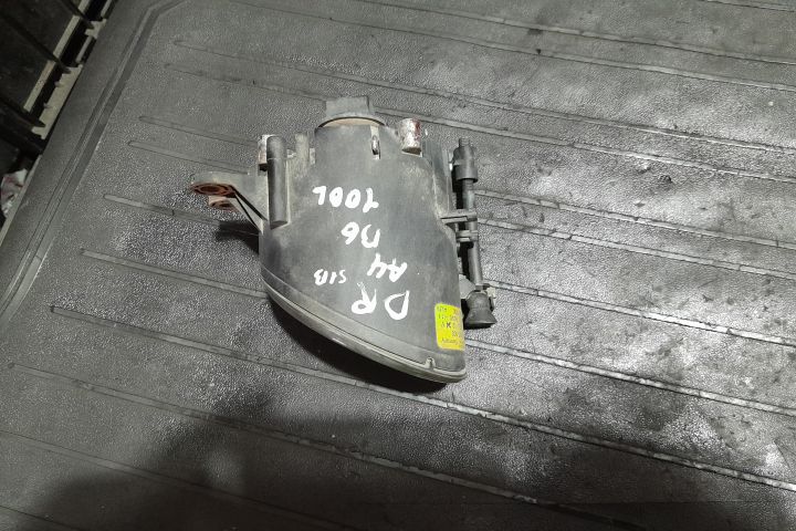 Proiector dreapta 8E0941700 8E0941700 Audi A4 B6