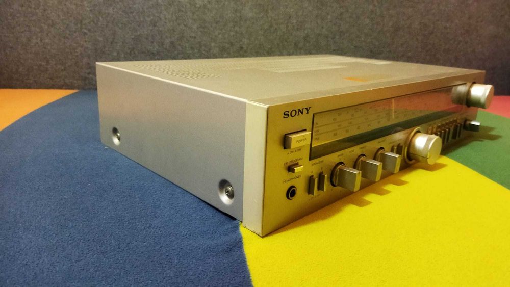 Sony model Str-vx1L din anii 80"