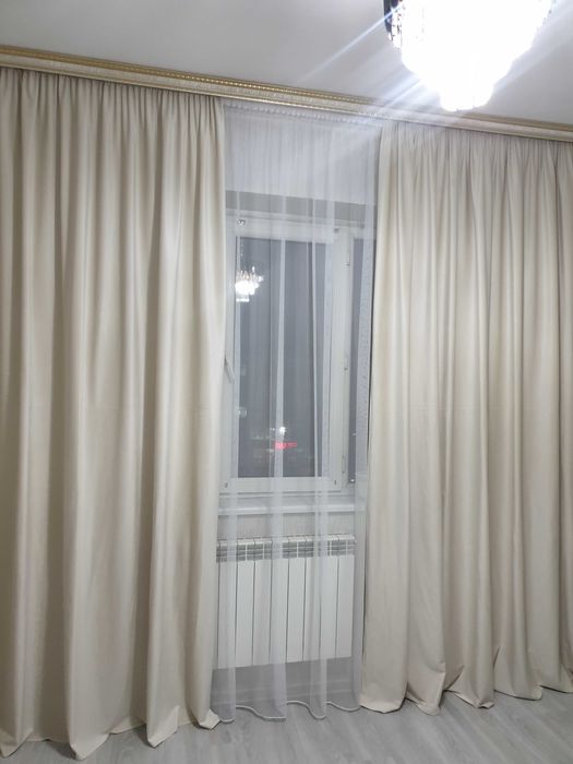 Бежевого цвета шторы