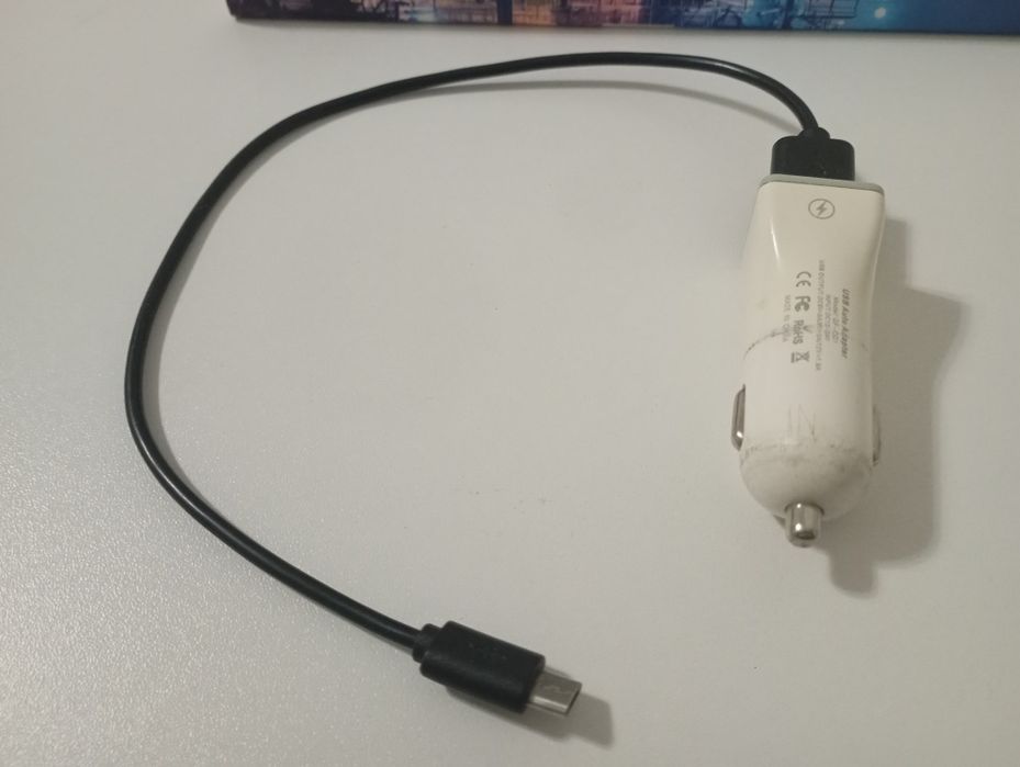 Продам зарядку от прикуривателя