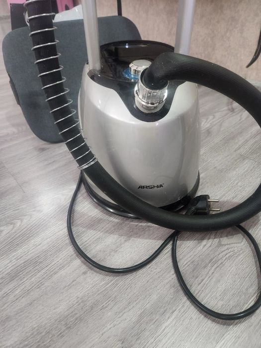 Отпариватель Arshia. Объем: 2,2 литра