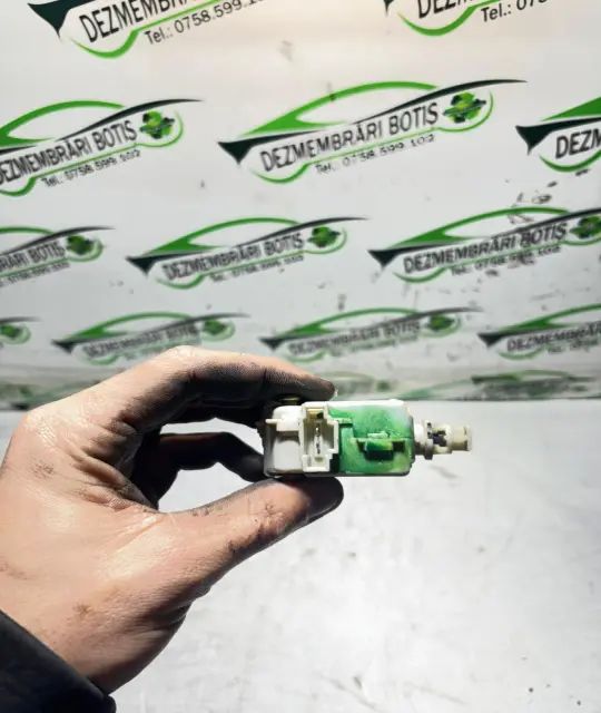Actuator 380959781C Volkswagen VW Golf 2001 1.6 MT (105 hp)