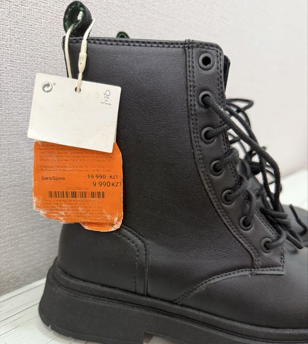 Ботинки для девочки.