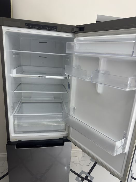 Холодильник Samsung