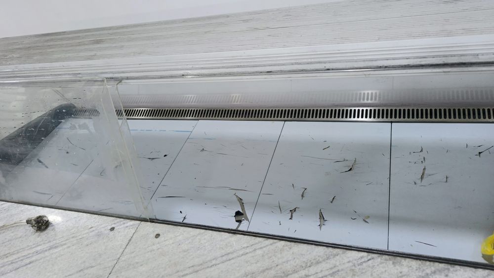 Холодилник  витрина AZN