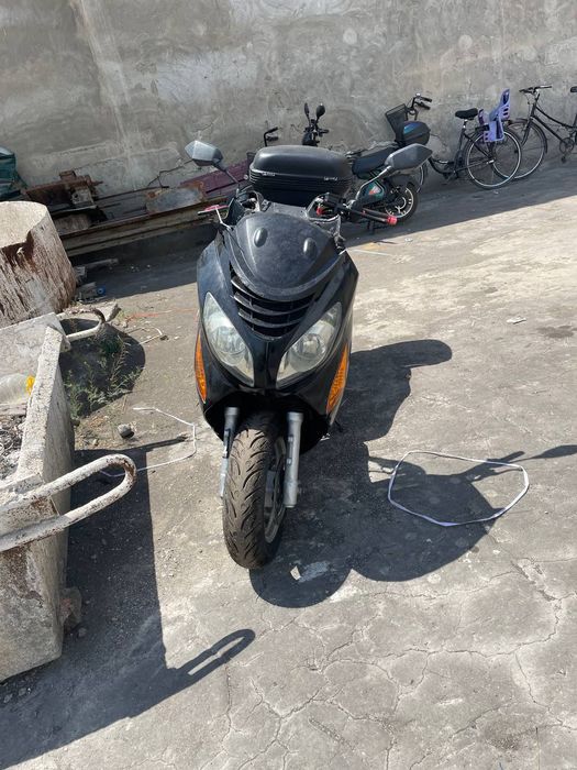 Skuter sotiladi yaponski