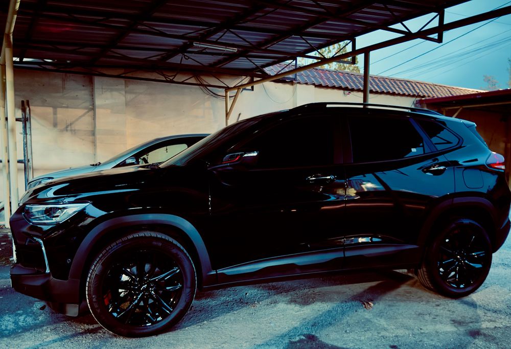 Chevrolet Tracker Red Line 2026.