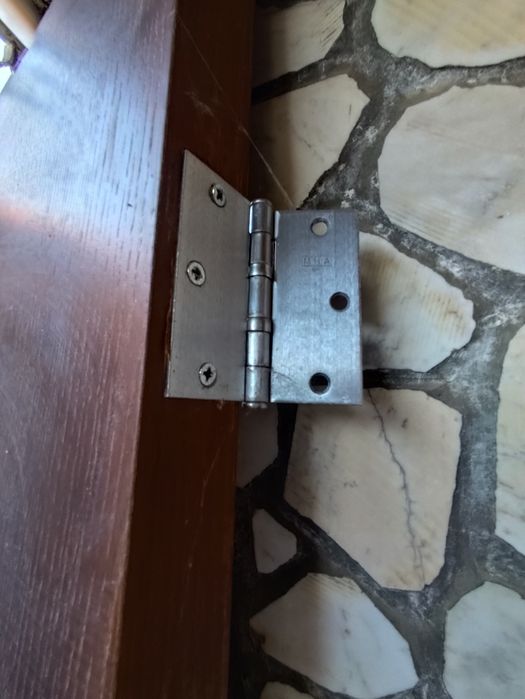 Масивни врати без каса