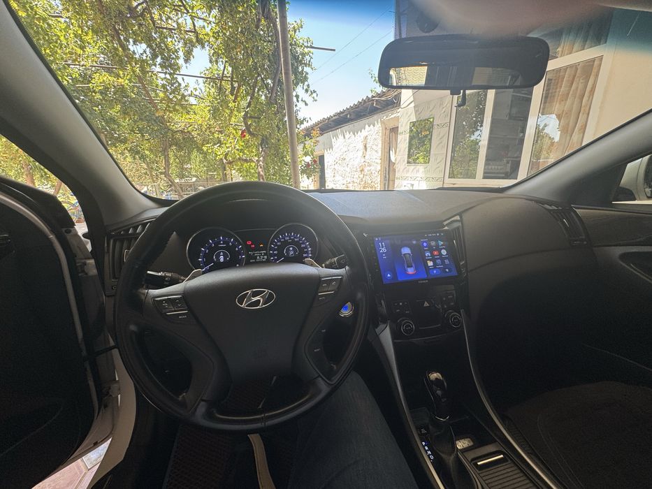 Hyundai Sonata 2014 yil sotiladi. Probeg 122 ming ,kraska toza,