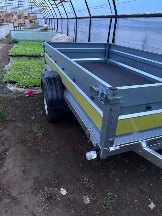 Remorca rabatabila o sigura axa