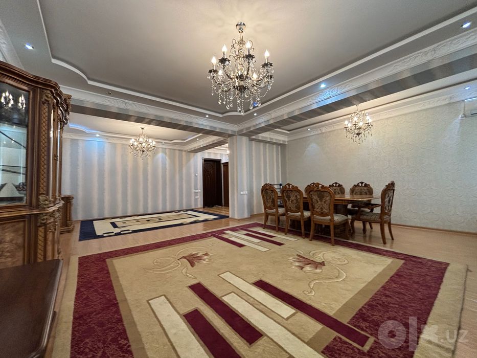 Сдается 4 х комнатная квартира в центре улица Ойбек