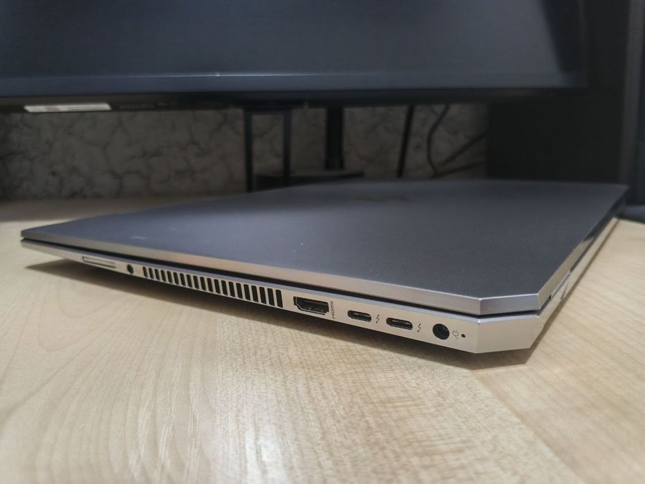 HP ZBook Studio G5 15,6" IPS FHD/CORE™ i7 - 9850H/16GB DDR4/512GB NVMe