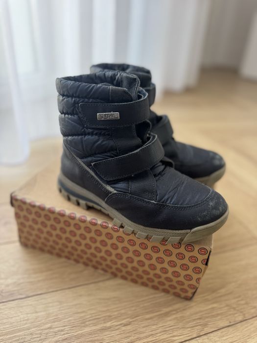 Продам Школьные туфли indigo