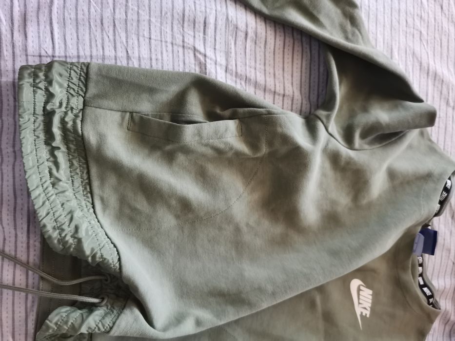 Дамски суичър Nike